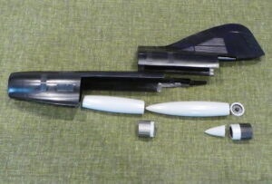 ２．大昔、洋書で見たエンジン整備で跳ね上げた姿を再現しようとスタート