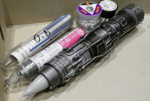 ４．プラ板を巻き付け、真鍮パイプや糸ハンダ等ででっち上げたJ58エンジン