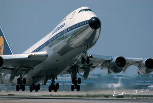 ルフトハンザ・ドイツ航空のメインハブ空港を離陸する７４７／フランクフルト空港／１９８６年