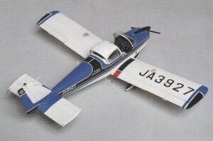 1/20スケール　SUBARU FA-200 / 日本模型製造　カウル、スピナーを改造。モーターを組み込み、プロペラの回転でノーズギアのオレオが縮んで機首が下がる。