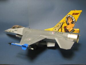 1/32 スケール　オランダ空軍　General Dynamics Corporation F-16A / Fighting Falcon / ハセガワ製造